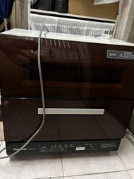 Panasonic NP-TR1TCN 洗碗機 100% 功能正常，外觀有一次凹凸和少量刮痕