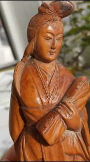 老黃楊木雕仕女像，高13.5厘米，重250克，大開門包老保真  本品可小議 本品