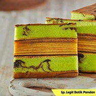 2in1 Kue Bolu Lapis Surabaya Spikoe Legit Pandan Batik dengan Resep Kuno Asli Basah