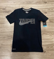 全新 NIKE TAIPEI T恤 XS