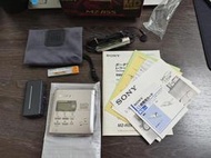 【滿滿】索尼MZ-R55  MD隨身聽。海淘一手無拆修主機全新狀態秒切秒讀錄音正常 倉新凈無腐蝕盒新凈。線