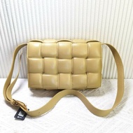 Bv 黃色枕頭包cassette豆腐包 肩背包 斜背包