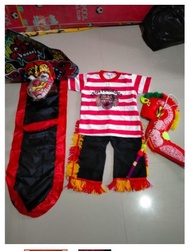 barongan anak satu paket sma baju celana kuda kepng dan pecut barongan anak sd - 25 pcs Plastik Snac