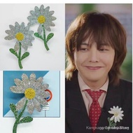 G-dragon GD Same Style Daisy Diamond Brooch
