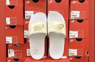 Nike拖鞋
