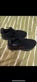 全新 正版 Adidas Yeezy Boost 350 V2 紅黑字 “Bred” US4.5