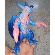 Bandai Ultraman Ultra Monster Kaiju DX Zegun 7 inches.