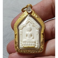 Khun Pean Ayara
AC Tee Lek

Wat Khao Sunamo

🐘🦷材质雕刻，前面纯金符管，背面刻有师傅的招牌经文。

佛历2562

限量制作299枚