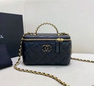 Chanel 盒子