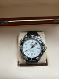 Omega Seamaster 300m 白海馬