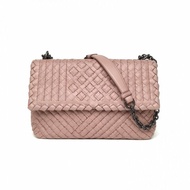 BOTTEGA VENETA 豆沙粉羊皮鎢鋼扣Olimpia編織翻蓋斜挎包肩背包