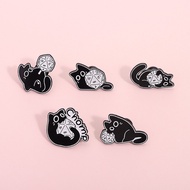 Funny Black Cat D20 Dice Brooch Pins Big Eyes Cat Brooch Metal Badges Backpack Accessories Gift for 