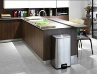 Stainless Steel Pedal Bin /No Touch Bin 40L GNF