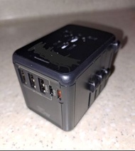 SL-207 多合一轉換插頭旅行適配器充電端口英國美國歐盟澳大利亞中國全球轉換器插頭充電器連拉鏈套International Conversion Plug多插座旅行適配器 2 TypeC+3 USB