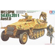 Tamiya 35195 1/35 Scale Model Kit WWII German Half-Track SPW Sd.Kfz.251/1 Ausf.D