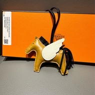 Hermes 芝麻色飛馬 PM