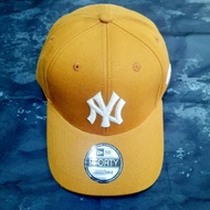 White baseball cap, beautiful white baseball cap, new model.