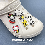 Crocs/jibbitz charms ตัวการ์ตูน Snoopy ตัวการ์ตูน อุปกรณ์เสริมรองเท้า DIY หัวเข็มขัดตกแต่ง