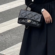 Chanel 黑金大菱格CF Handle 鏈條郵差包25*16*8  98新配件塵袋保卡