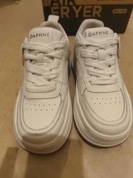 DAPHNE白色厚底坡鞋