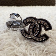 香奈兒 Chanel 全新品 24A 黑色琉璃切面耳夾！夾式耳環！耳夾耳環！
