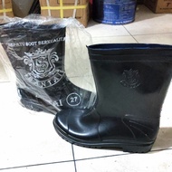 sepatu boots merk santai / sepatu boots proyek