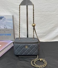 Chanel Vanity case gold ball 灰色 金球化妝盒 長盒子 鏈條包 芯片款