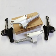 REAR FOOTREST RACING BRACKET SET BLACK SILVER Y15 LC135 OE YAMAHA Y15ZR PEMIJAK KAKI BELAKANG