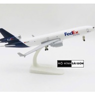Airplane Model MD-11 global transport company "FEDEX EXPRESS" 20cm High Quality Metal 1:400 Scale