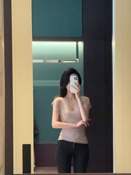 เสื้อยืดผู้หญิงคอวีแขนสั้นบางเฉียบ Mmm Collection ระบายอากาศได้ดี ผ้าฝ้าย ทรงสลิมฟิต กระชับสัดส่วน เ