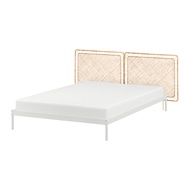 VEVELSTAD 雙人床框附2個床頭板, 白色/tolkning 籐製, 150x200 公分
