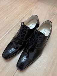 幸福傳承！黑色漆皮內增高皮鞋