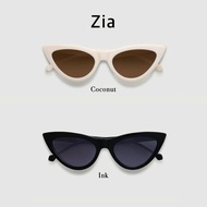 SUNNIES STUDIO glasses are made this Philipin. This brand is Ha Tang to bring to Vietnam and are ver