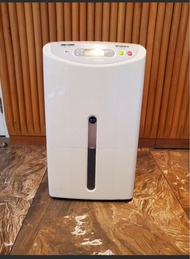 日立抽濕機（hitachi)
