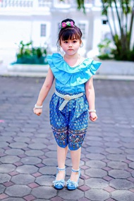 ชุดลูกไม้ชุดไทยเด็กคอระบายกระดุมหลัง1-8ขวบ ชุดไทยใส่ไปเรียน