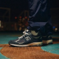 NEW BALANCE × N.HOOLYWOOD × INVINCIBLE 三方联名休闲跑鞋 M2002RXH 42