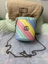 Gucci GG Marmont 彩虹色水桶包
