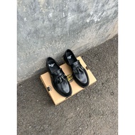 Dr martens adrian tassel