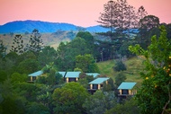 เดย์โบโร คอตเทจ แอนด์ ยามา วอล์ค (Dayboro Cottages and Llama Walks)