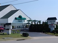 Super 8 by Wyndham Branson / Shepherd of the Hills Exwy