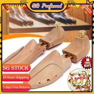 【SG Lucky Store】[SG stock Fast Shipping]1 Pair Shoe Tree Wood Shoes Stretcher Wooden Adjustable Man 