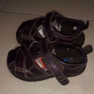 Kasut budak, barang baby