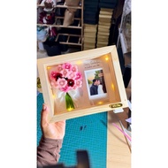 Pipecleaner flower frame