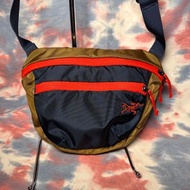 95% new arc’teryx mantis 2 waist bag arcteryx 不死鳥尼龍腰包 細斜揹袋 淺啡色x深藍色