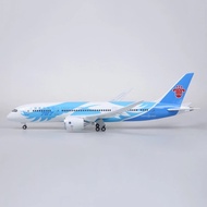 Civil Airlines Passenger Aircraft B787 Model Boeing B787 South Aircraft Model with Wheels with Light