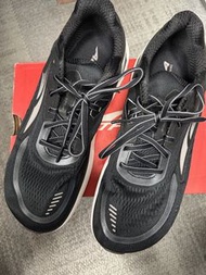 Altra Paradigm 6 黑色跑鞋