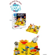 67-piece block toy with astronaut