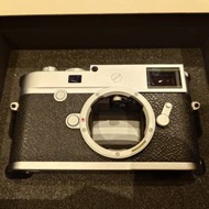 Leica M10-P Chrome + Luigi Leather Case + Leica Thumb Rest + 2 x Leica Batteries
