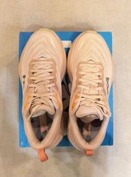 HOKA ONE ONE Bondi 8 女款 粉