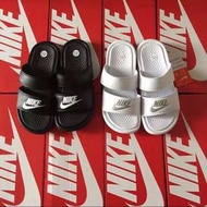 Nike Wmns Benassi 雙綁帶 黑白拖鞋